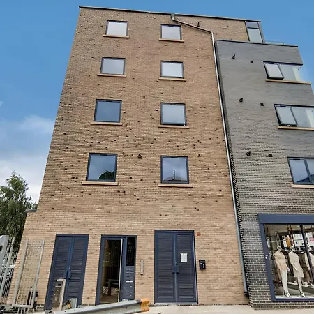 Apartment Hive - East London