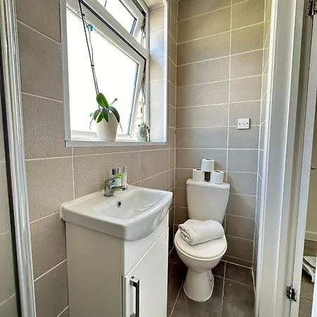 Three Bedroom Near Eye Apartment *