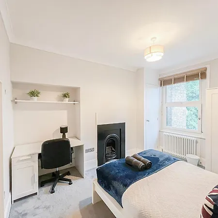 Tranquil 3bdr Haven In Stockwell Near The Oval Apartment