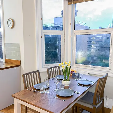 Tranquil 3bdr Haven In Stockwell Near The Oval Apartment