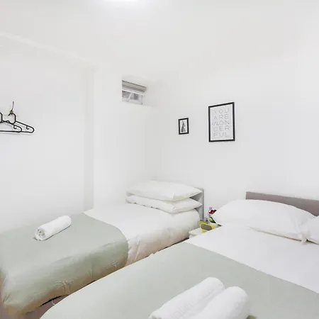Studio9 - Next To Emirates Stadium - Budget With Shared Bathroom * London