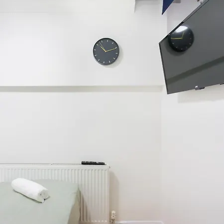 Studio9 - Next To Emirates Stadium - Budget With Shared Bathroom
