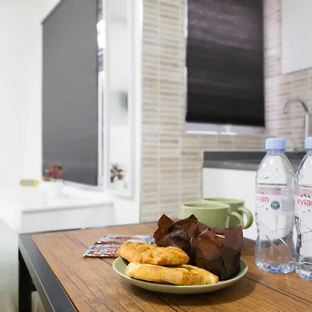 Studio9 - Next To Emirates Stadium - Budget With Shared Bathroom *