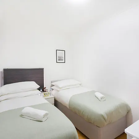 Studio9 - Next To Emirates Stadium - Budget With Shared Bathroom London