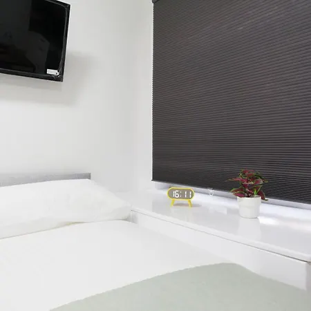Studio9 - Next To Emirates Stadium - Budget With Shared Bathroom * London