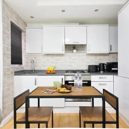 Studio9 - Next To Emirates Stadium - Budget With Shared Bathroom *