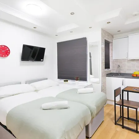 Studio9 - Next To Emirates Stadium - Budget With Shared Bathroom London