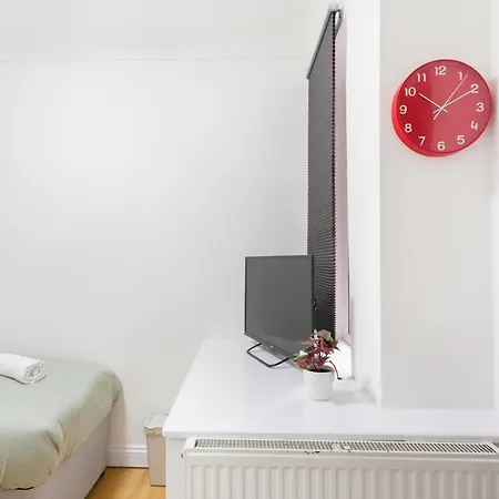 Studio9 - Next To Emirates Stadium - Budget With Shared Bathroom Gasthof *