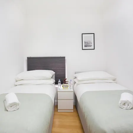 Studio9 - Next To Emirates Stadium - Budget With Shared Bathroom * London