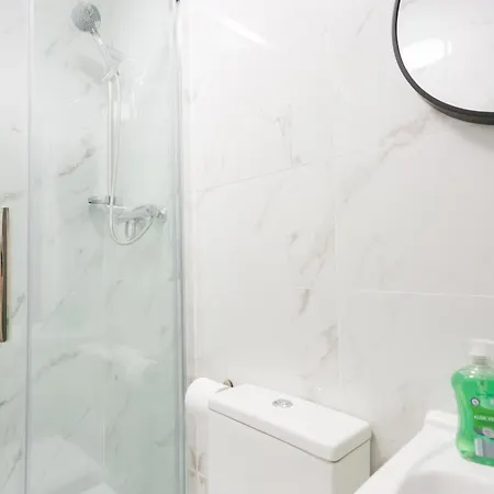 Studio9 - Next To Emirates Stadium - Budget With Shared Bathroom Gasthof London