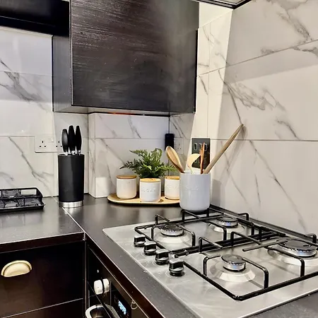 Superb Duplex In Hendon * The Hyde