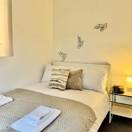 Superb Duplex In Hendon