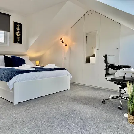 Superb Duplex In Hendon