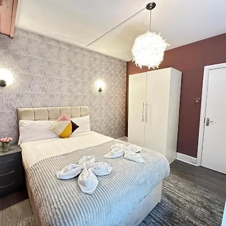 Three Bedroom Near Eye