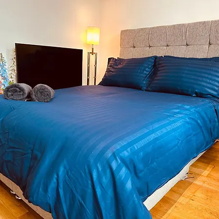 Stunning One Bedroom Flat *