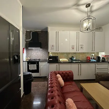 Spacious 4 Person Bedroom In Marylebone Homestay