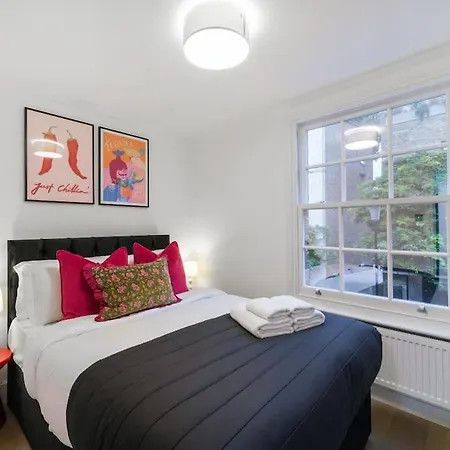 Generous 3-bed Split-level London