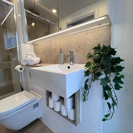 Ft5 Penthouse Homestay London