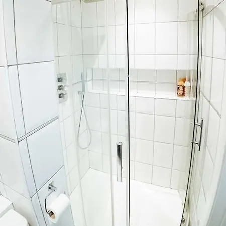 Apartment House With Garden Stoke Newington London