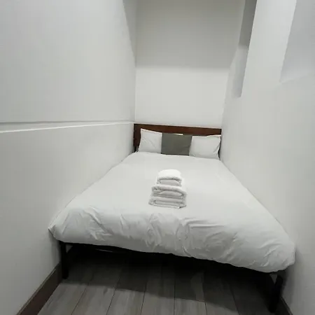 Modern 2bed Flat Chiswick London