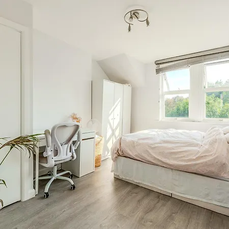 Apartmán Bright 3br Duplex Flat With A Terrace In Clapham Londýn