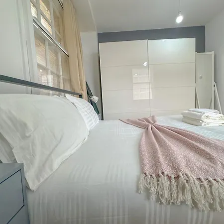 Apartment Gower Street Residences
