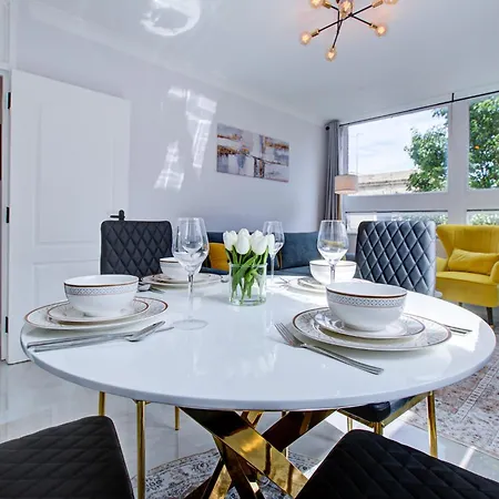 The Landward Apartment *
