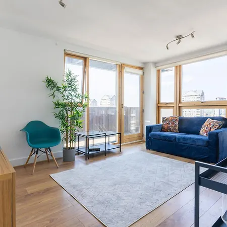 Apartment Flat In Canary Wharf With Amazing Views & Balcony London
