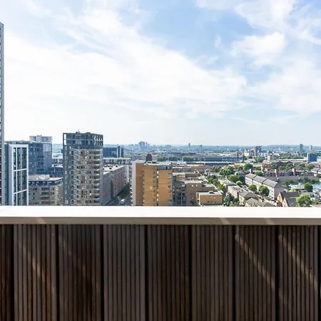 Apartment Flat In Canary Wharf With Amazing Views & Balcony