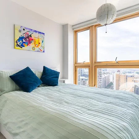 Flat In Canary Wharf With Amazing Views & Balcony