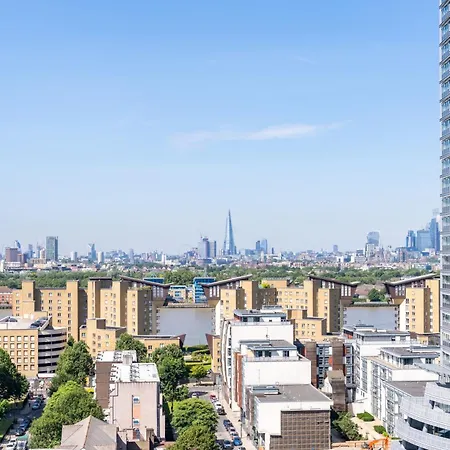 Apartment Flat In Canary Wharf With Amazing Views & Balcony London