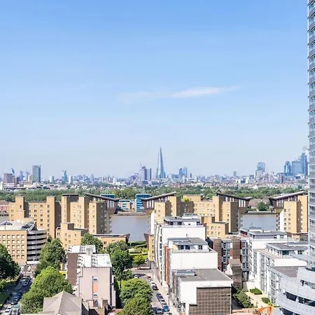 Flat In Canary Wharf With Amazing Views & Balcony London