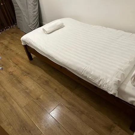 Twenty One Bed & Breakfast London