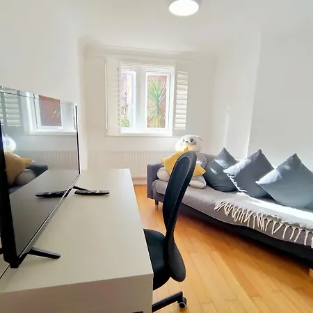 Spacious 3-bed Cosy Flat In Westminster Apartment *