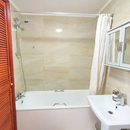 Spacious 3-bed Cosy Flat In Westminster Apartment London