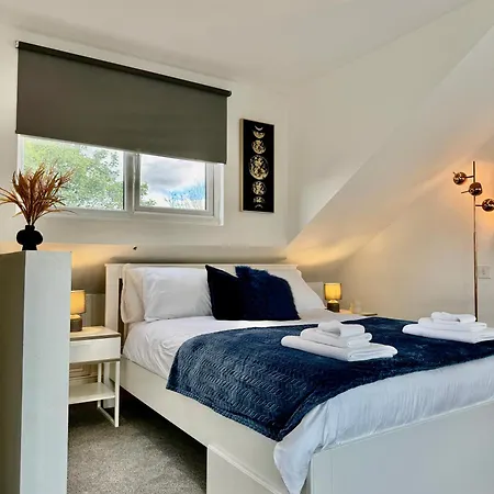 Superb Duplex In Hendon The Hyde