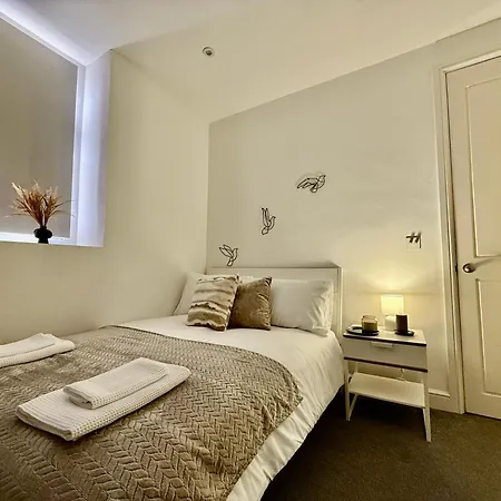 Superb Duplex In Hendon *