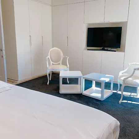 Apartment 4 Bed House Next To Holland Park London