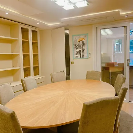 4 Bed House Next To Holland Park *