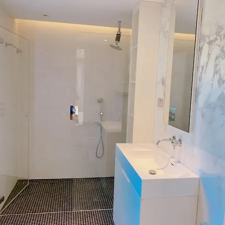 4 Bed House Next To Holland Park London