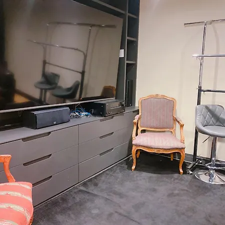 4 Bed House Next To Holland Park Apartment *
