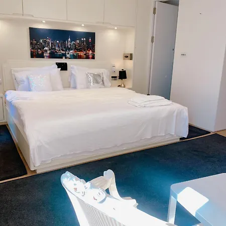 Apartment 4 Bed House Next To Holland Park *