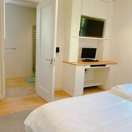 Apartment 4 Bed House Next To Holland Park *
