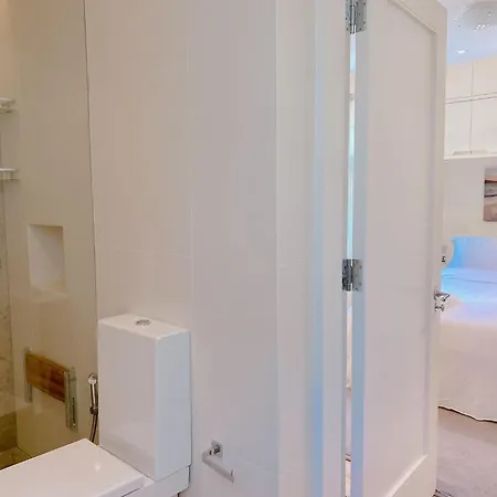 4 Bed House Next To Holland Park