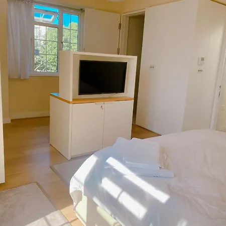 Apartment 4 Bed House Next To Holland Park *