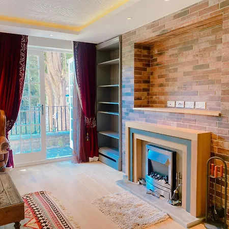 4 Bed House Next To Holland Park London