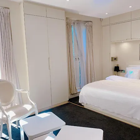 4 Bed House Next To Holland Park London