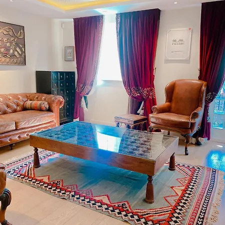 4 Bed House Next To Holland Park Apartment