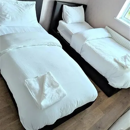 Holiday home 3 Bedroom House 10 Min Walk To Heathway Station *
