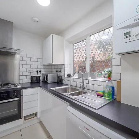 Hububb Luxury Stepney Apartment London